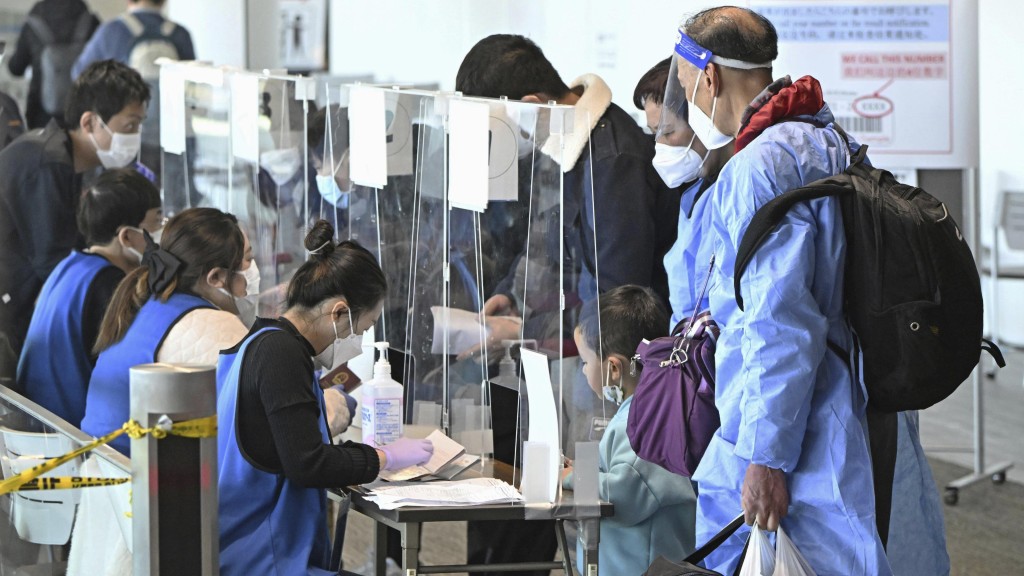 中国暂停向日韩公民发出赴华签证，日本提出抗议。AP