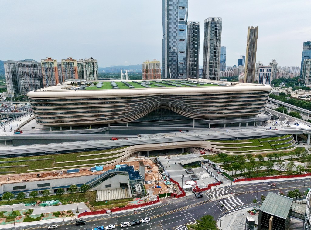 港府今日(15日)於皇崗口岸港方口岸區舉行第二次大型演練,並進行跨部門反恐及重大事故演習。資料圖片 港府今日(15日)於皇崗口岸港方口岸區舉行第二次大型演練,並進行跨部門反恐及重大事故演習。資料圖片