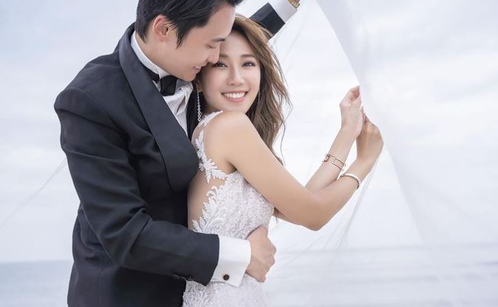 前年Jessica和台灣老公結婚。