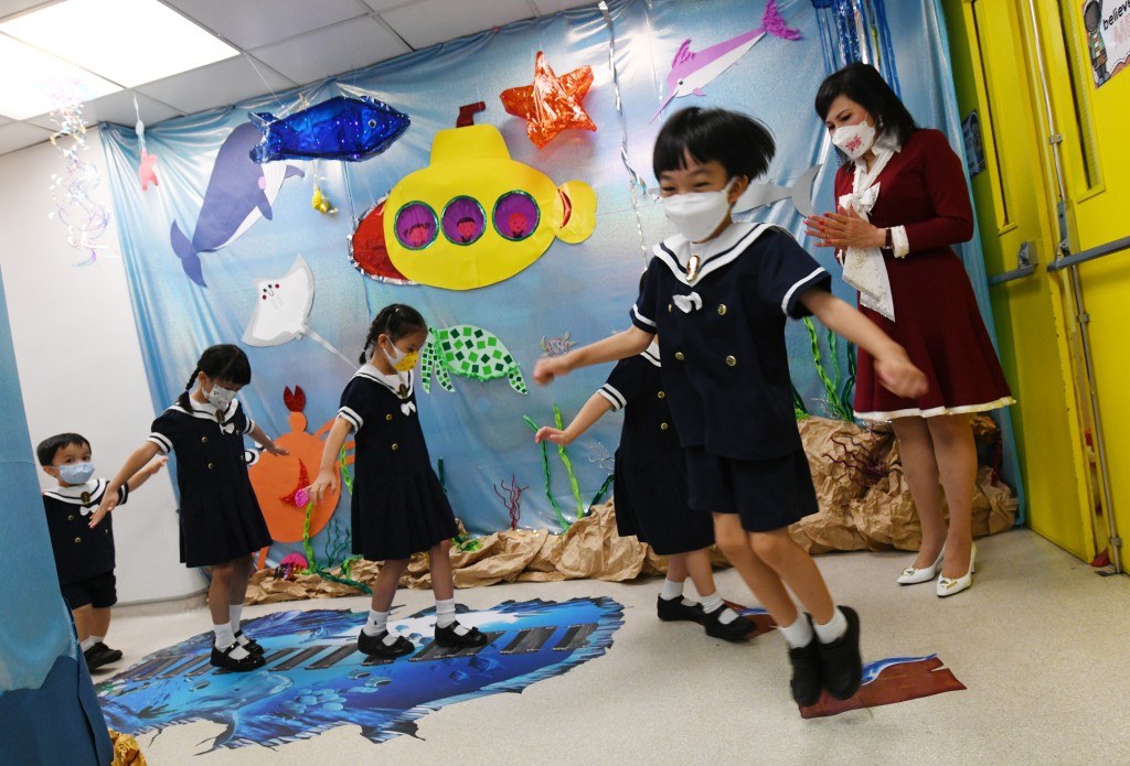 面試過程中,表現得活潑好動、 陽光的小朋友較大機會獲取錄。 面試過程中,表現得活潑好動、 陽光的小朋友較大機會獲取錄。