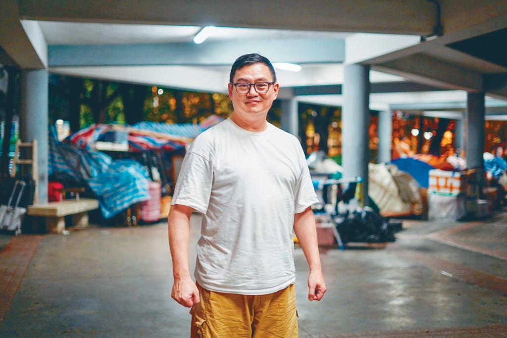 關兆基（Joshua）在6年前，開始自發探訪深水埗無家者。