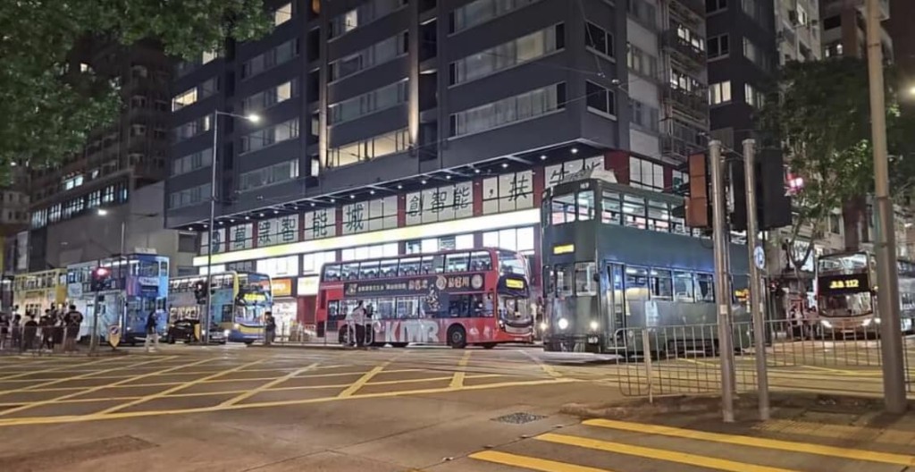 现场交通繁忙。香港突发事故报料区及讨论区FB