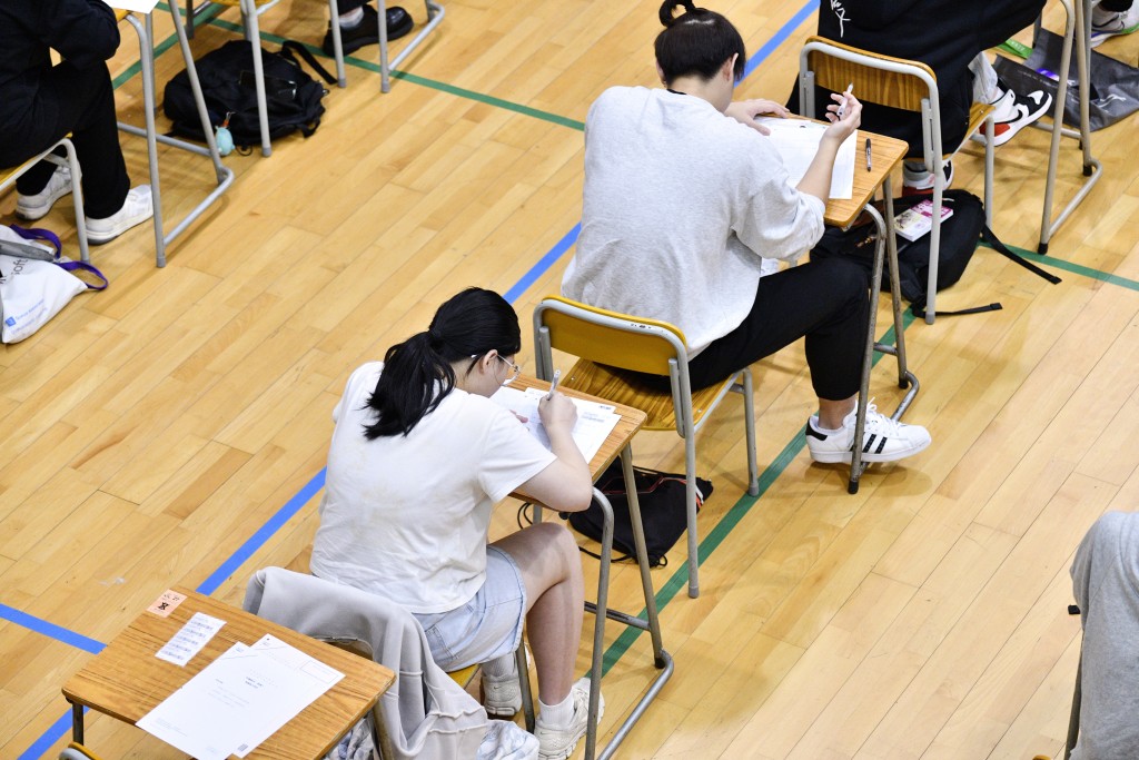 她鼓勵大家不要「逼埋同一條路」,因應能力和興趣選擇最適合自己的科目。資料圖片 她鼓勵大家不要「逼埋同一條路」,因應能力和興趣選擇最適合自己的科目。資料圖片
