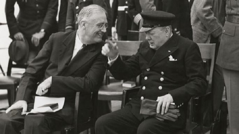 英國戰時首相邱吉爾和當時的美國總統羅斯福於1941年8月14日簽署《大西洋憲章》。網上圖片