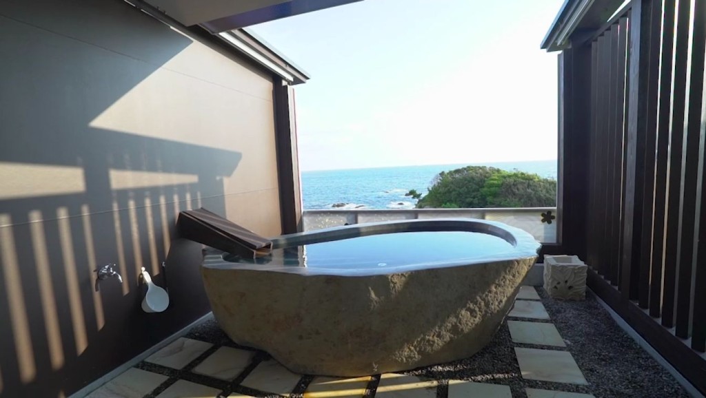 「开篷式」设计方便住客随心所欲享受无边际靓海景。