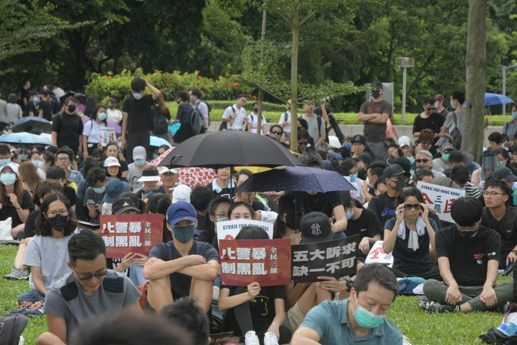 第二日金鐘「三罷」集會。