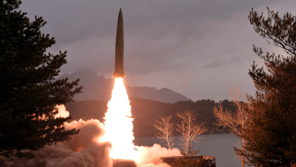 南韓軍方指北韓向東部海域發射彈道導彈。美聯社