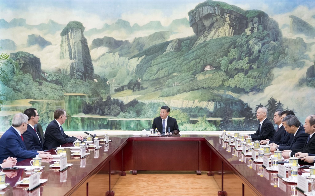 习近平2019年2月会见到中国访问的时任美国财长和贸易代表。