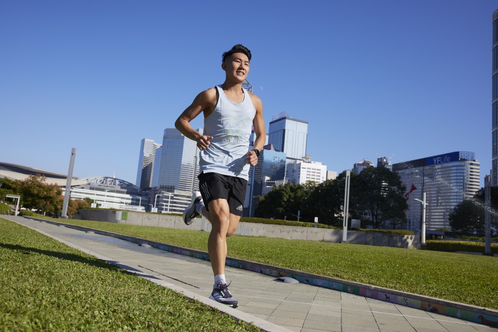 adidas running推出渣打香港馬拉松特別版跑步服飾