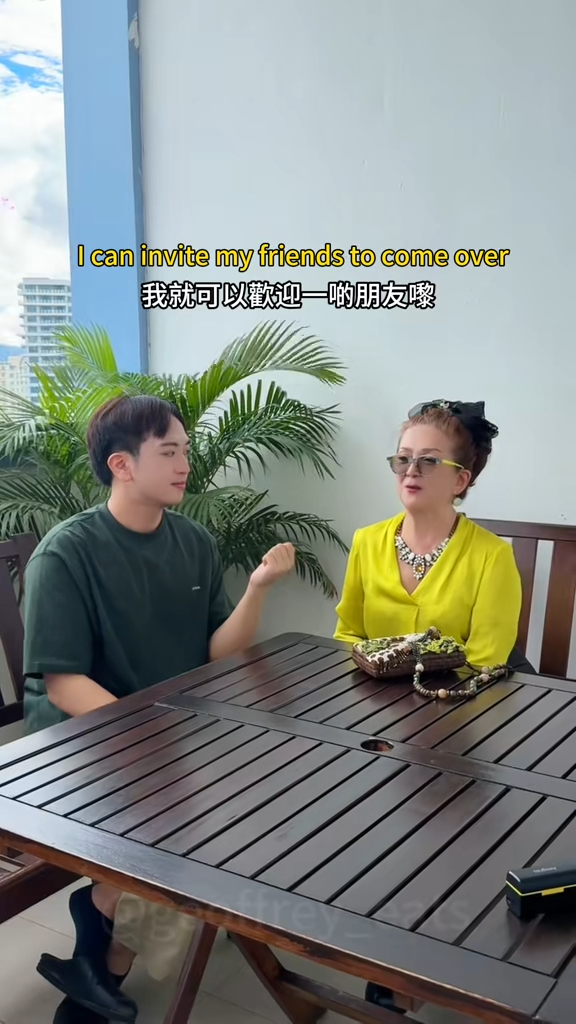 馮寶寶依然星味極濃。 馮寶寶依然星味極濃。