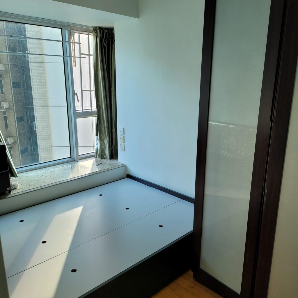 單位設有2房，圖中腄房已有基本家具。