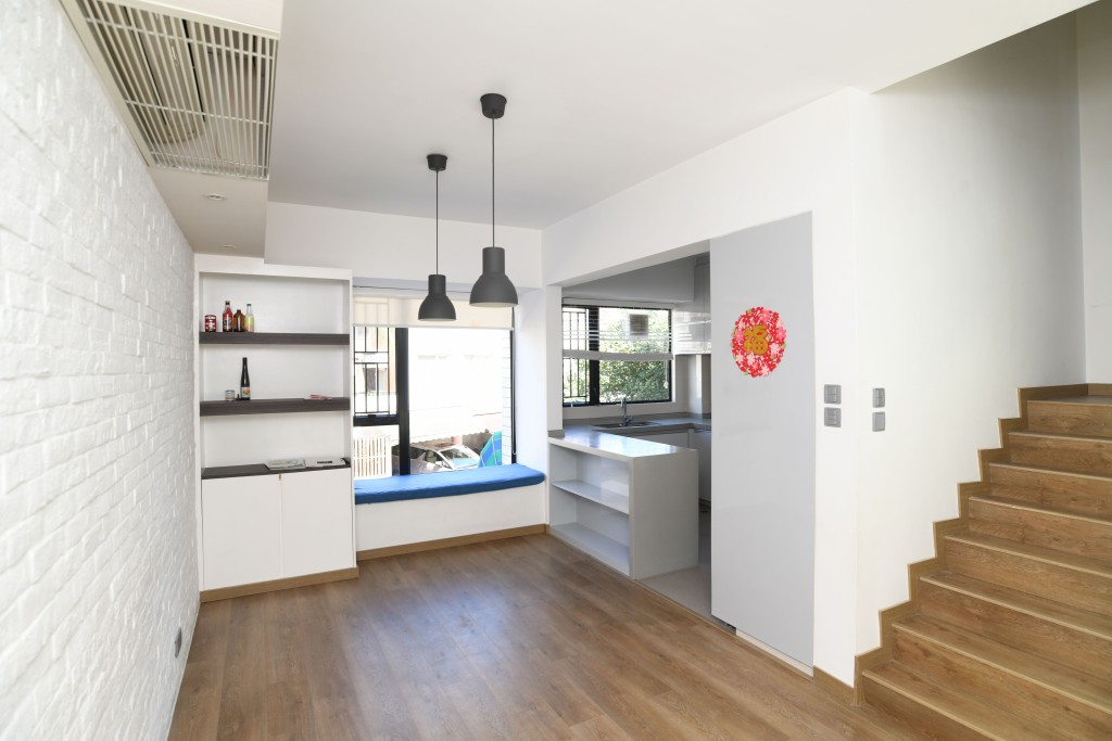 飯廳及開放式廚房佔據地下整層，提供寬廣用餐空間。