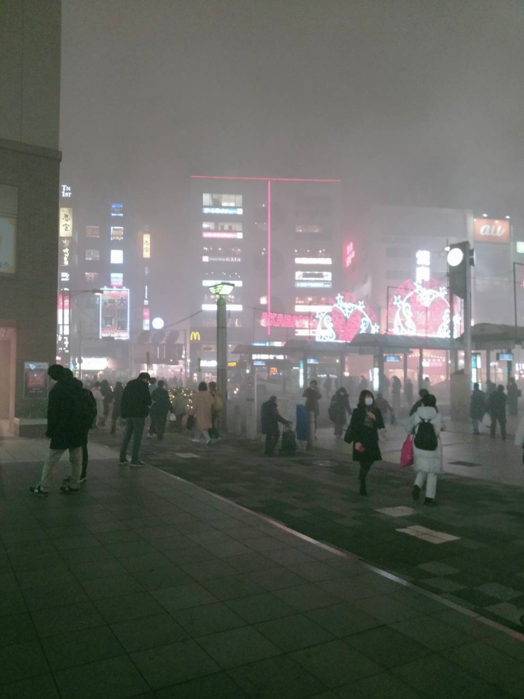  东京JR赤羽车站附近商店区大火。( のん@明るい未来计画中@X)