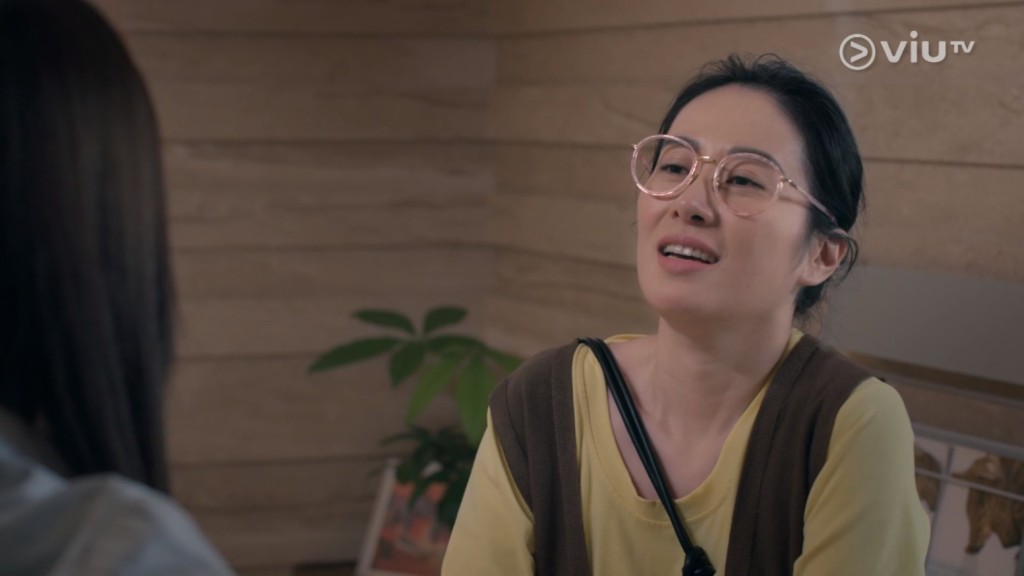 葉璇飾演老人院負責人兼富婆「Dora」。