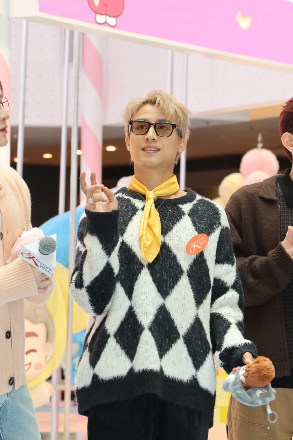 AK笑姜濤充滿殺氣。