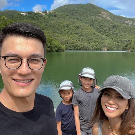 一家四熱愛戶外活動,如行山。