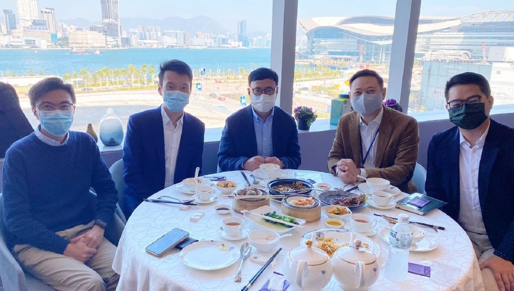 徐英偉約了狄志遠、黃俊瑯以及崔定邦用餐。facebook圖片