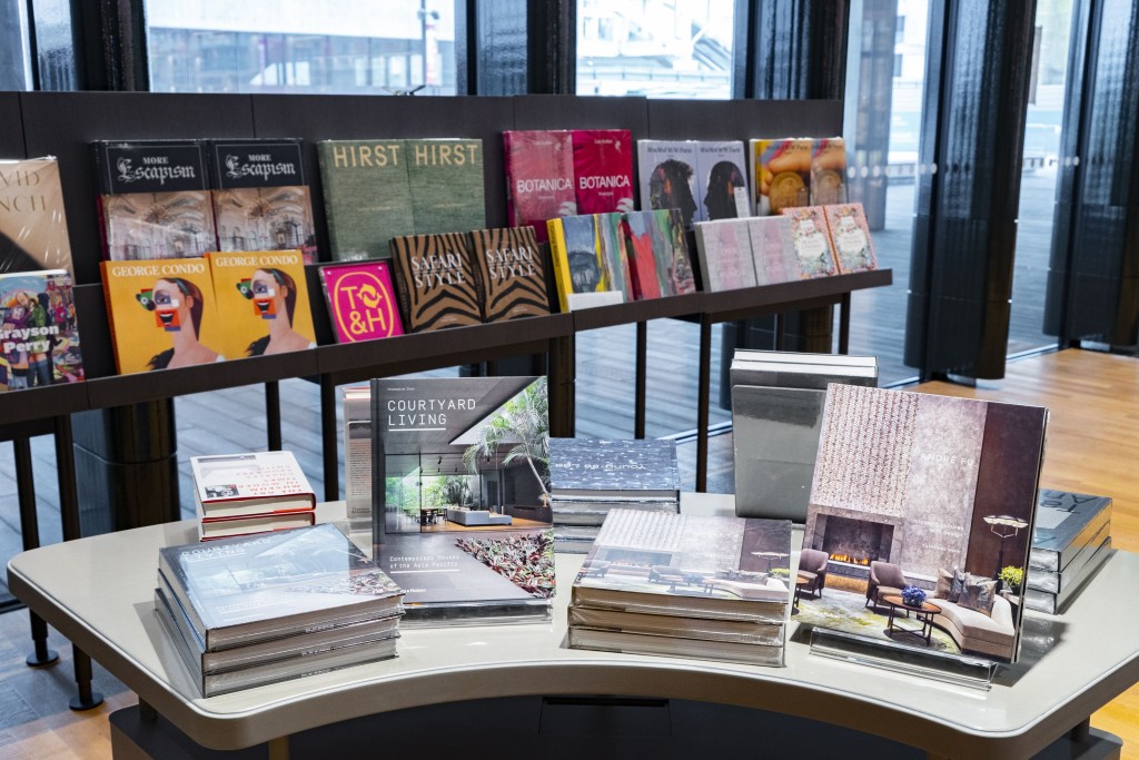 藝術圖書店Thames & Hudson。