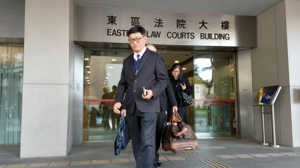 獲授權簽署人梁賜熊。陳詠詩攝