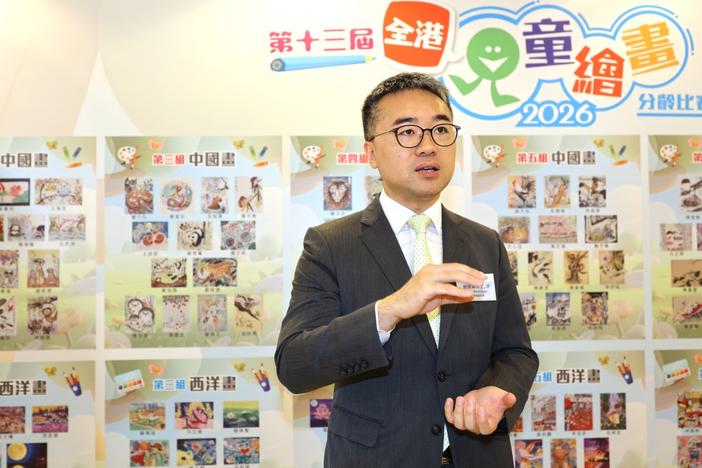 主禮嘉賓、教育局副局長施俊輝致辭時表示，藝術創作有助啟發兒童的認知發展、想像力。