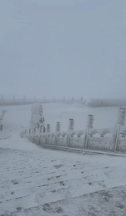 五台山氣溫驟降，景區台頂封控半年。小紅書＠山西旅遊文創旅遊諮詢陳雪平