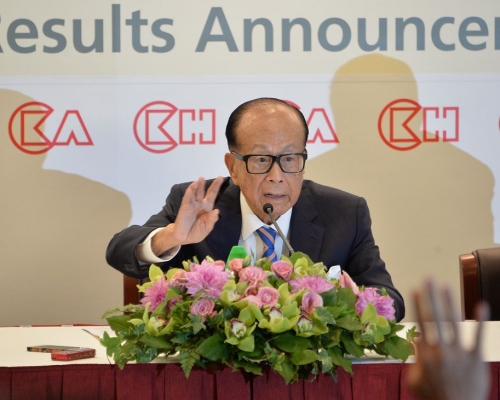 李嘉誠形容「講出走資嘅人連基本經濟知識都無」。陳浩元攝