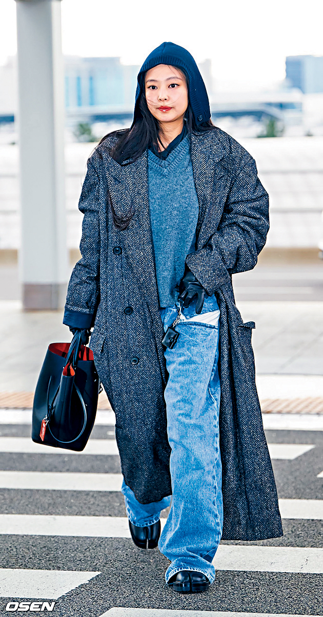 獲iHeartRadio獎6項提名的Jennie，昨日出發到台北出席金唱片獎。