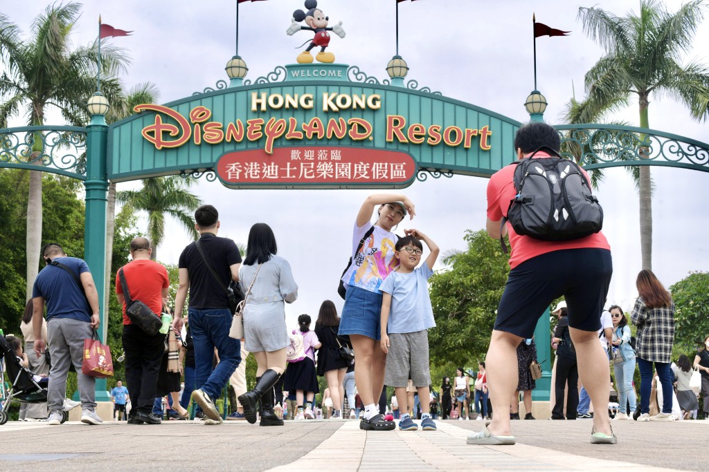 香港迪士尼在10年來首次錄得盈利。資料圖片