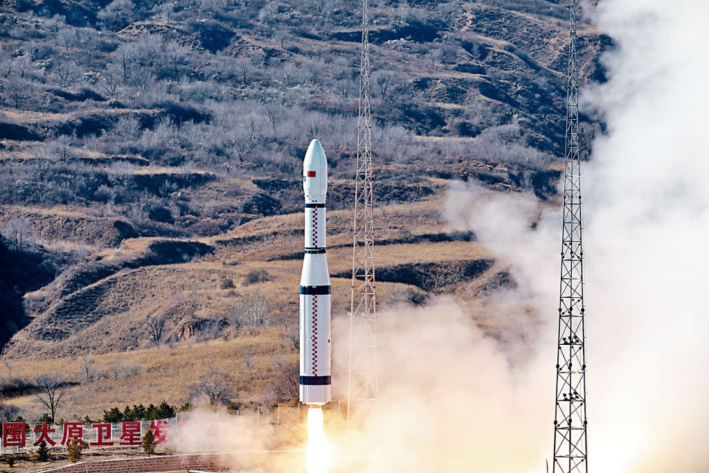 ■「一箭十三星」昨天成功在太原升空。