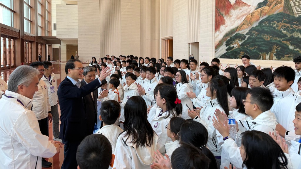 维护国家安全委员会秘书长区志光带领参访团参观中国共产党历史展览馆。政府新闻处