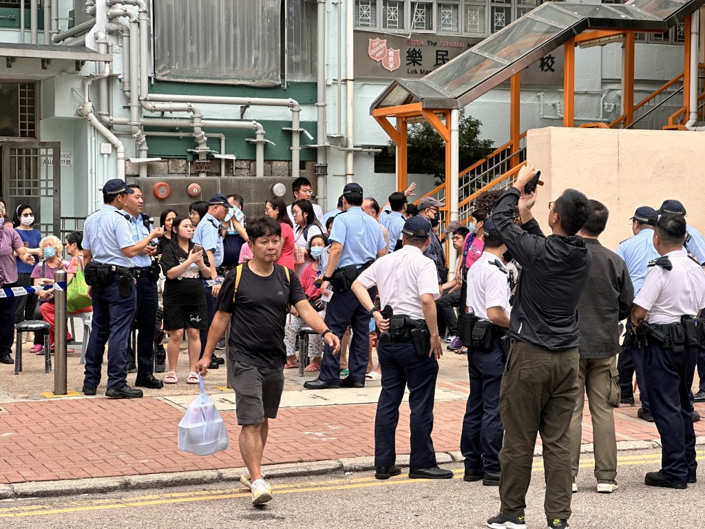 紅磡樂民新邨單位起火傳爆炸聲半百居民緊急疏散| 星島日報