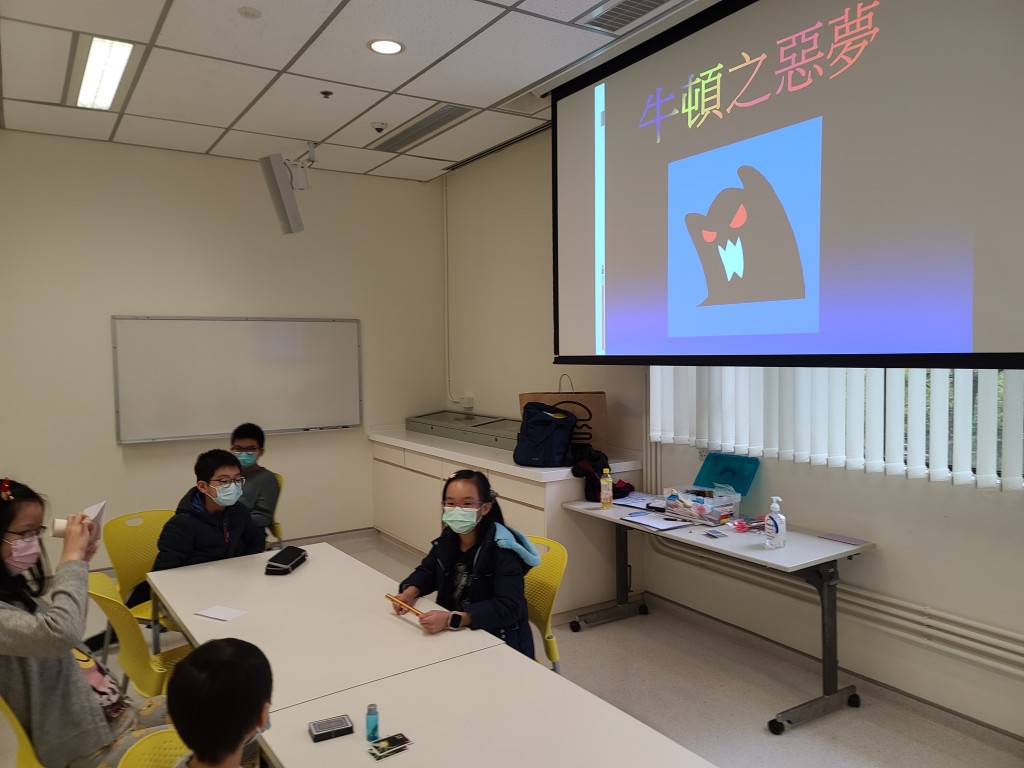同學學習原理及技巧後,試做「牛頓之惡夢」。 同學學習原理及技巧後,試做「牛頓之惡夢」。