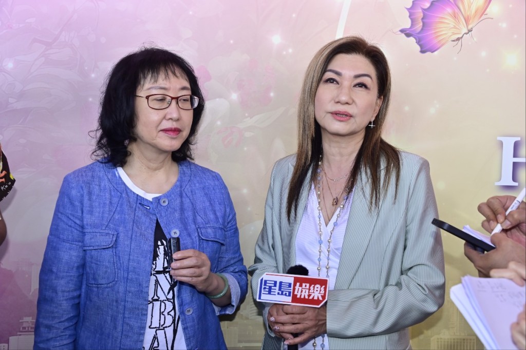 TVB藝員部高層樂易玲以及港姐統籌經理何小慧會見傳媒。