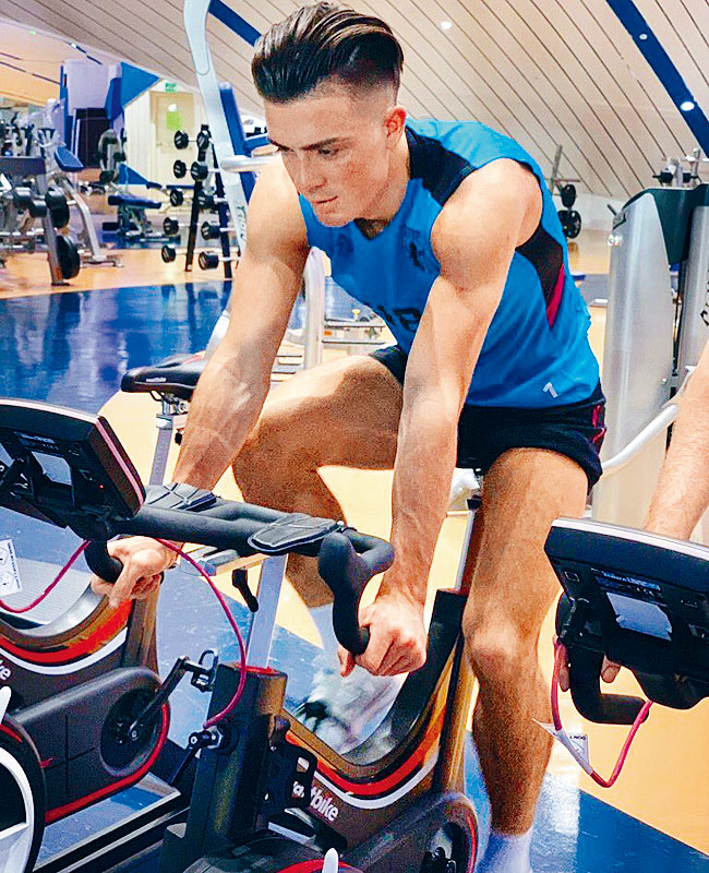 基亞利殊勤健身,身材變得健碩。