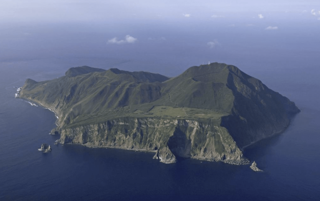 日本鹿兒島以南的吐噶喇群島自上月21日至今已發生逾千次地震，這種異常情況已引起另一個新傳言，指日本短期內必有災難級地震發生。