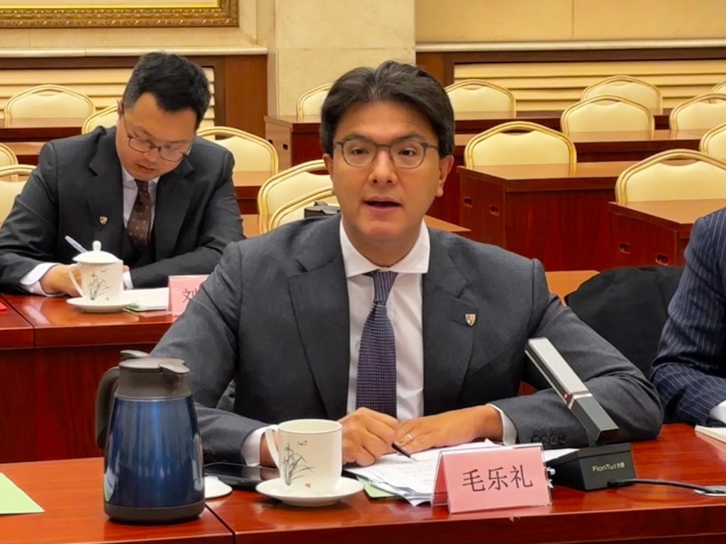 香港大律師公會主席、資深大律師毛樂禮,上任後首次率領代表團訪京。 香港大律師公會主席、資深大律師毛樂禮,上任後首次率領代表團訪京。