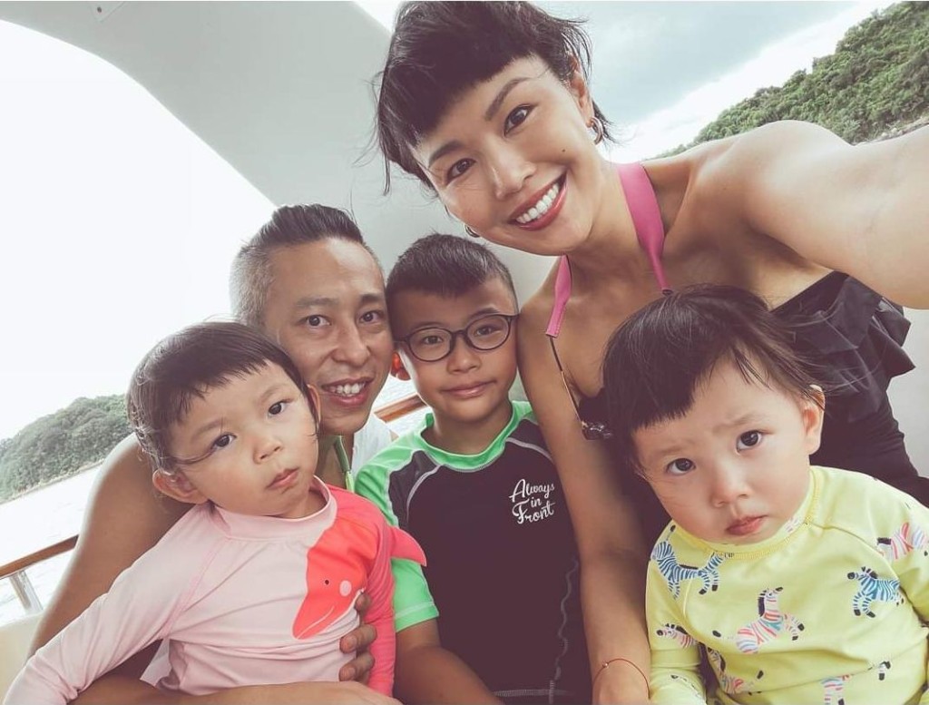 作為人母嘅何嘉莉唔介意高貴地性感演出。