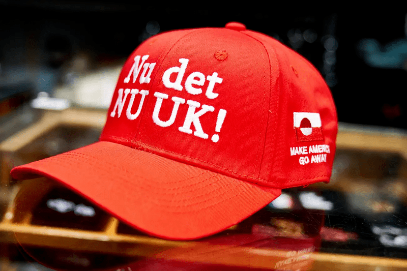 格陵蘭團體推出模仿MAGA風格的紅帽，但標語改成「讓美國滾蛋」。路透社