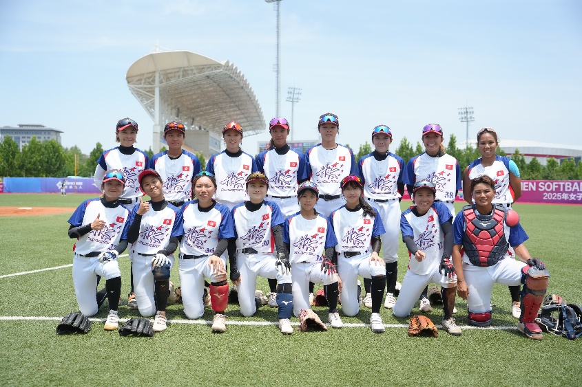 中國香港首場勝仗後合照。中國壘球協會圖片 中國香港首場勝仗後合照。中國壘球協會圖片