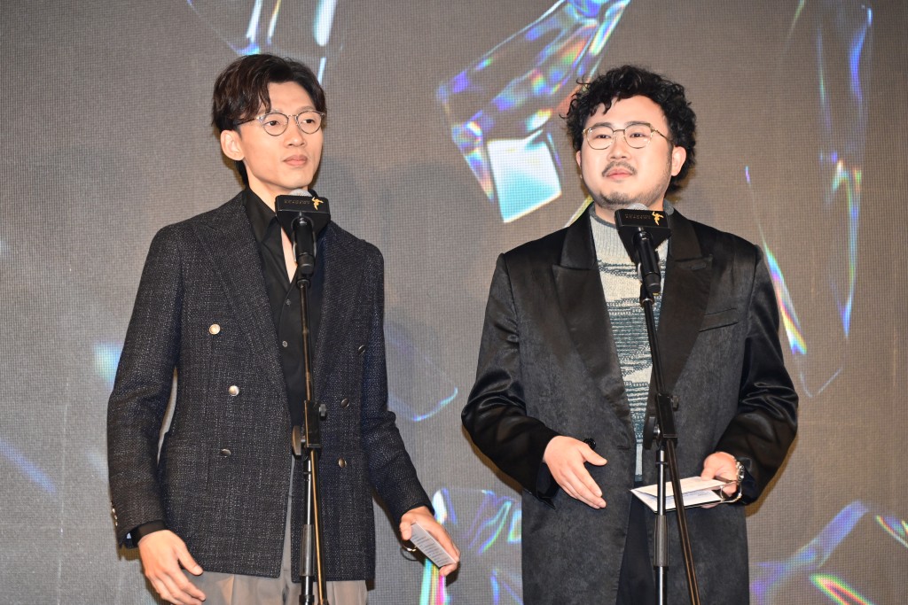 麥沛東（右）與陳湛文以嘉賓身份宣讀提名名單。