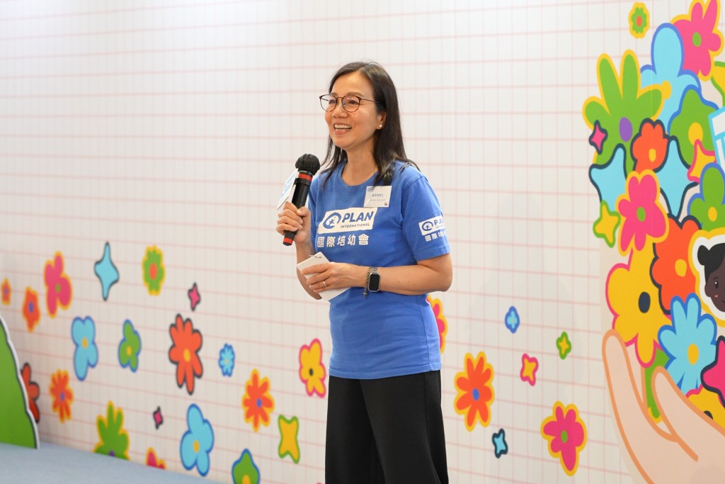 國際培幼會(香港)總幹事蕭美娟博士匯報「守護兒童學校」支援及嘉許計劃成果時指出計劃顯著提升兒童自我保護能力,為計劃交出一張亮麗且最令人放心的「守護兒童成績表」。 國際培幼會(香港)總幹事蕭美娟博士匯報「守護兒童學校」支援及嘉許計劃成果時指出計劃顯著提升兒童自我保護能力,為計劃交出一張亮麗且最令人放心的「守護兒童成績表」。