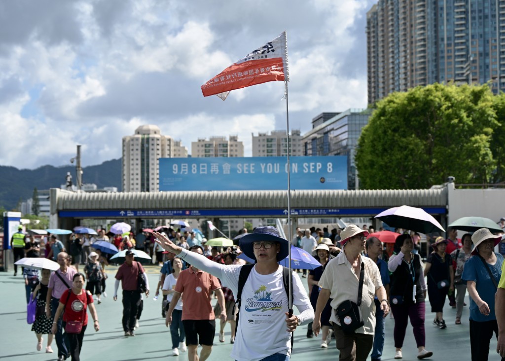 煞科日有不少内地团入到马场。苏正谦摄