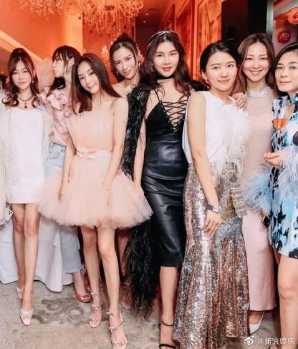 方媛出席貴婦派對。