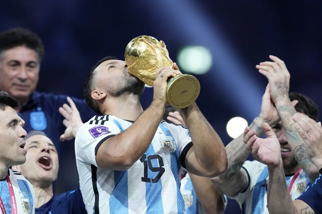 阿古路在2022世界盃隨阿根廷國家隊到卡塔爾。AP