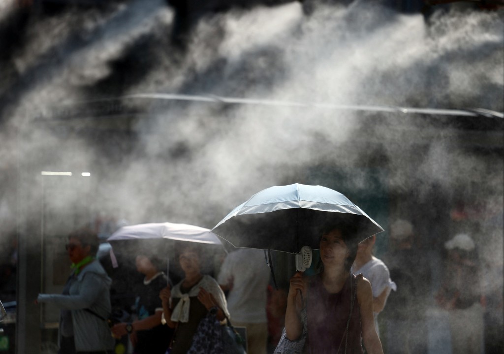 東京風雨或增強。路透社