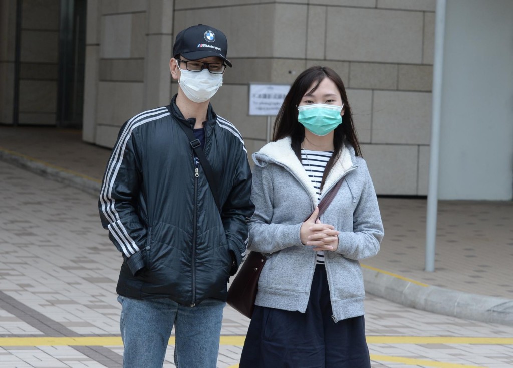 死者外公黃國華(左)、死者母親黃佩兒(右)。