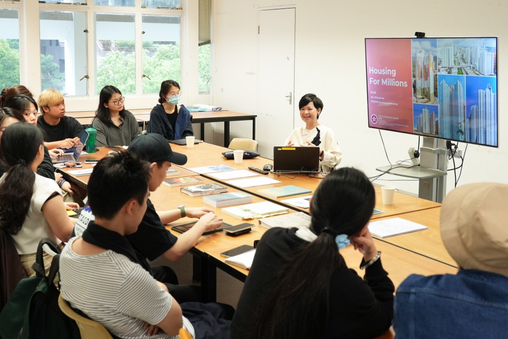 何永賢指早前到港大建築學院與一個課程的學生交流,得知他們在研究房屋階梯的議題。何永賢FB圖片 何永賢指早前到港大建築學院與一個課程的學生交流,得知他們在研究房屋階梯的議題。何永賢FB圖片