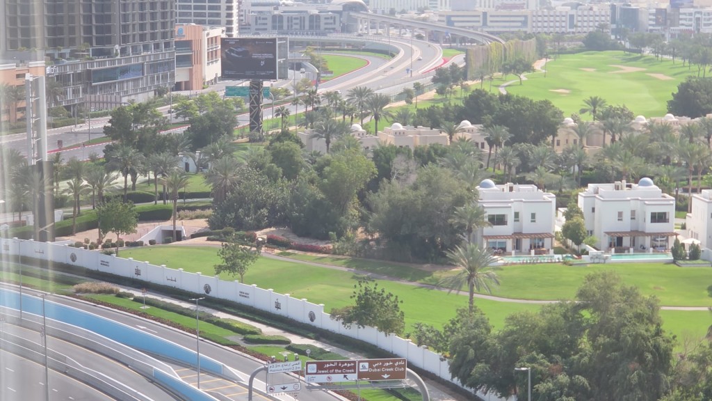 Yen表示,為求安全暫時都留在酒店用膳,或在酒店附近便利店購買日用品和乾糧。受訪者提供 Yen表示,為求安全暫時都留在酒店用膳,或在酒店附近便利店購買日用品和乾糧。受訪者提供