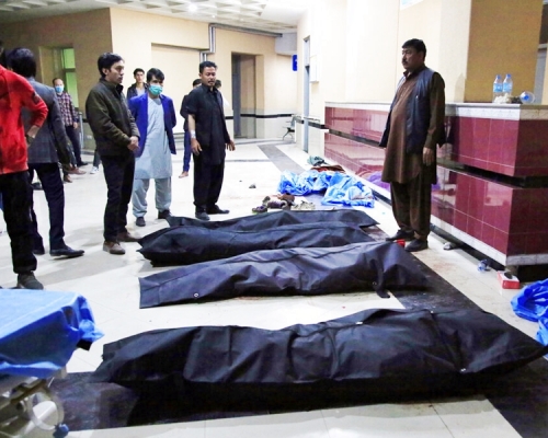 喀布尔一间教育机构遭到自杀式袭击，造成至少24人死亡，50多人受伤。AP图片