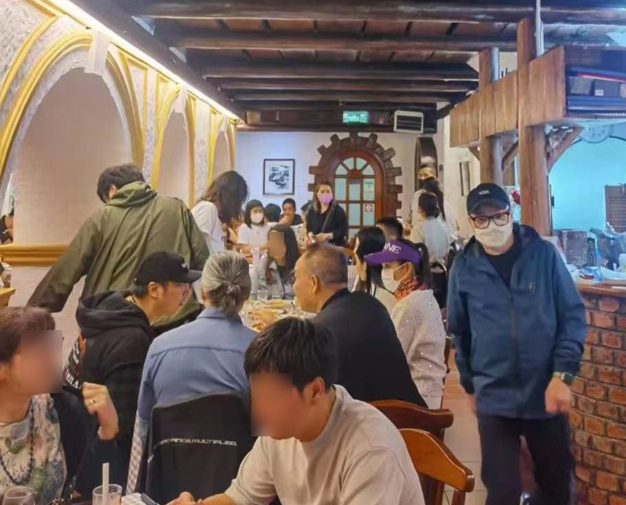 張耀揚和吳鎮宇近日在澳門一間葡國餐廳飯聚。
